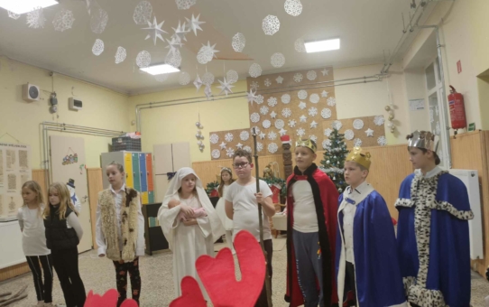KARÁCSONY AZ ISKOLÁBAN