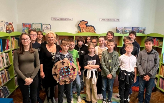 Könyvtári foglalkozás _Meseszövés
